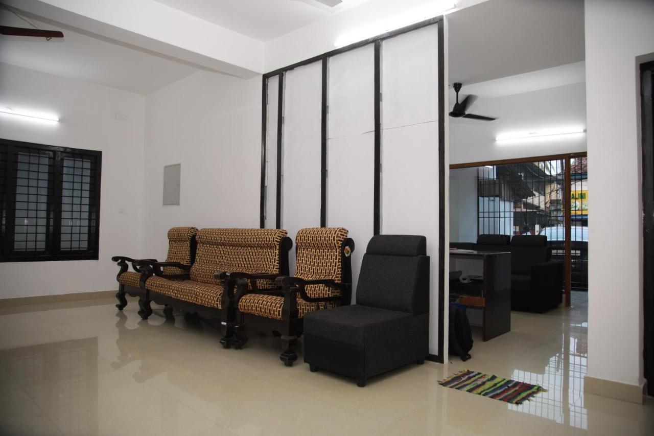 מלון טריואנדרום Meghna Residency מראה חיצוני תמונה