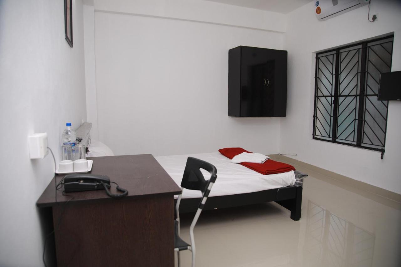 מלון טריואנדרום Meghna Residency מראה חיצוני תמונה