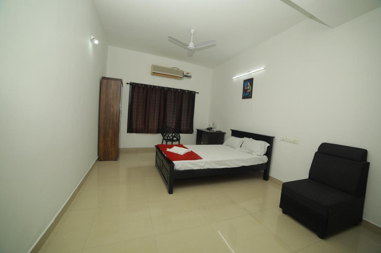מלון טריואנדרום Meghna Residency מראה חיצוני תמונה