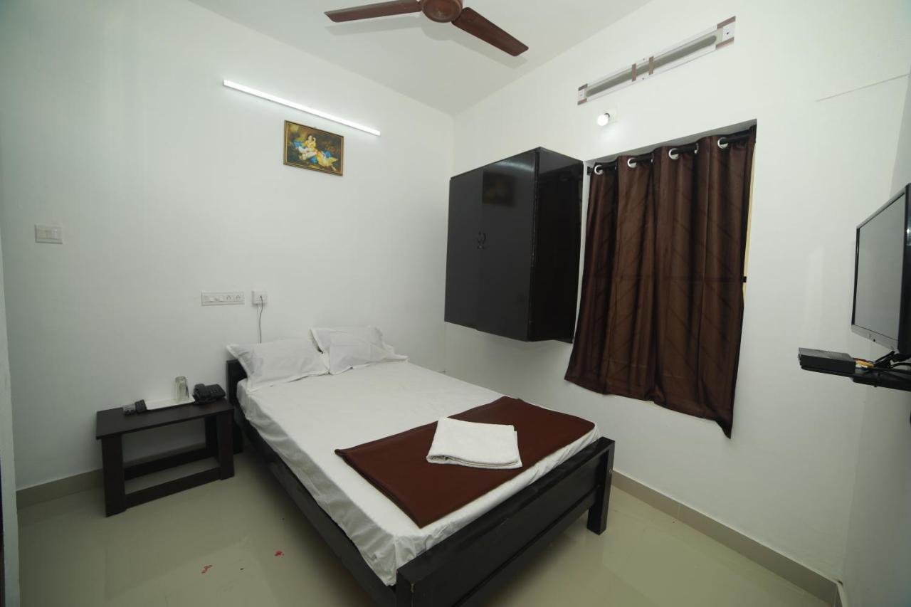 מלון טריואנדרום Meghna Residency מראה חיצוני תמונה