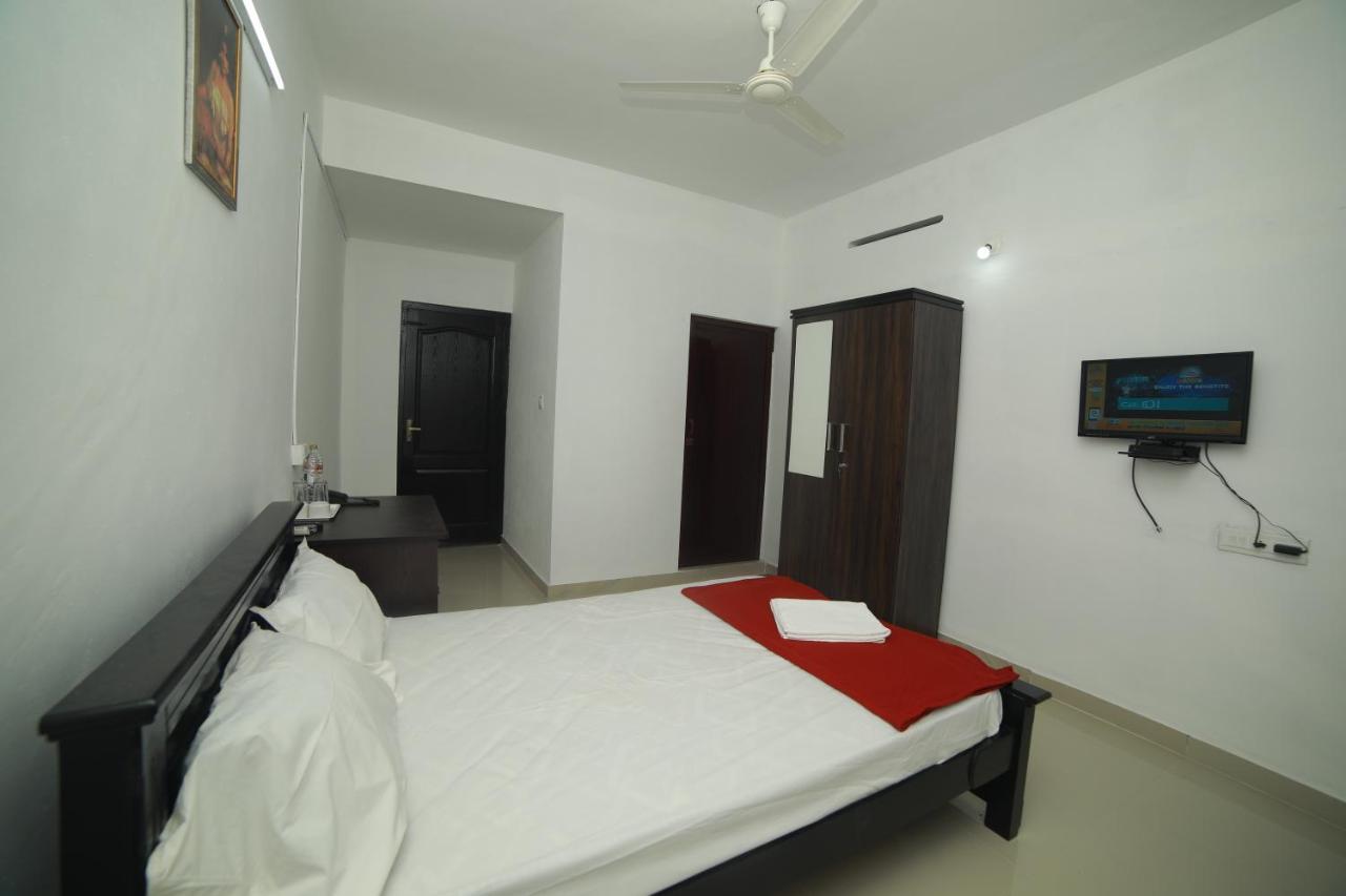 מלון טריואנדרום Meghna Residency מראה חיצוני תמונה
