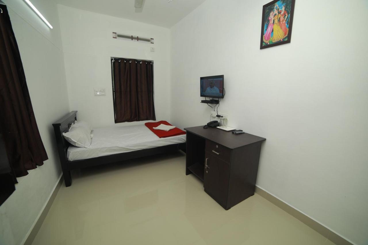 מלון טריואנדרום Meghna Residency מראה חיצוני תמונה