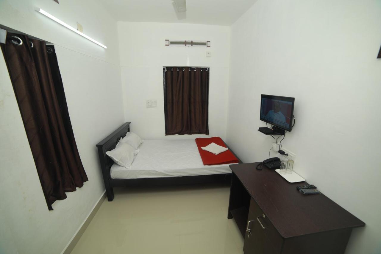 מלון טריואנדרום Meghna Residency מראה חיצוני תמונה