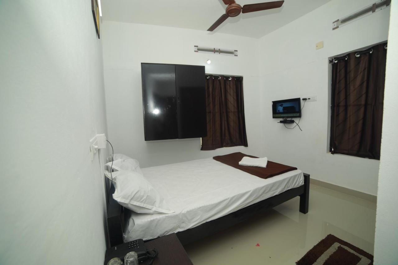מלון טריואנדרום Meghna Residency מראה חיצוני תמונה