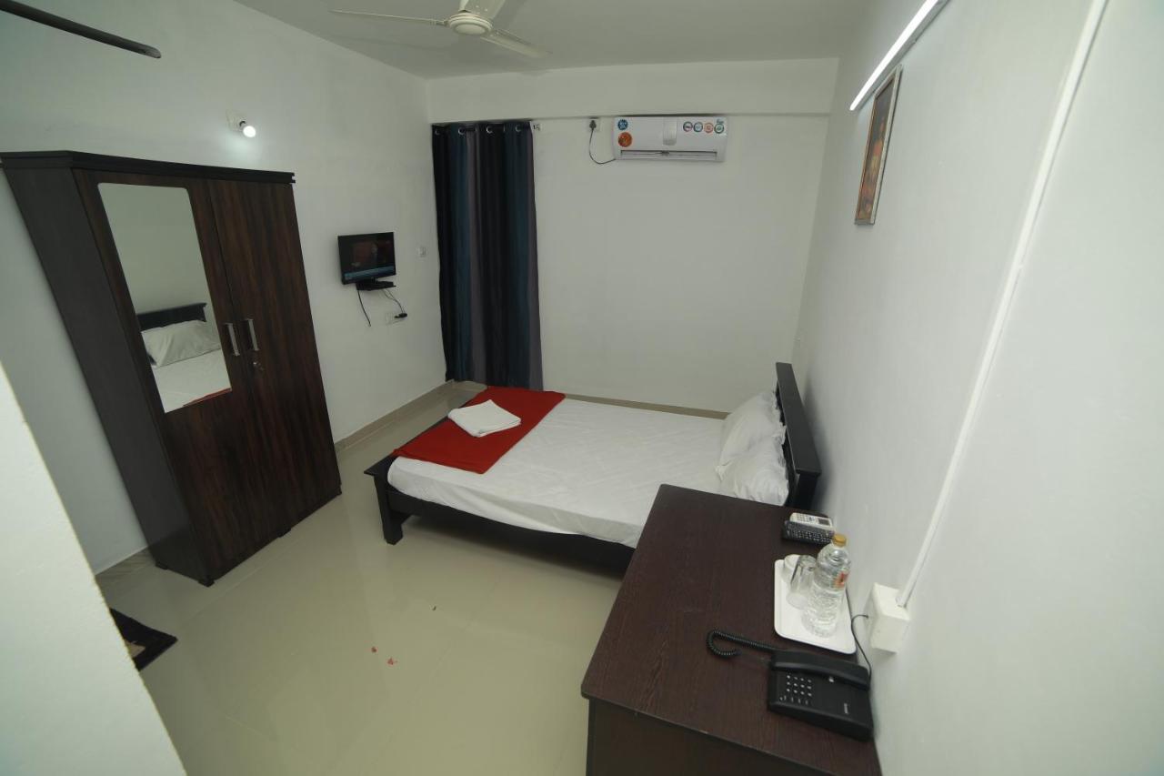מלון טריואנדרום Meghna Residency מראה חיצוני תמונה