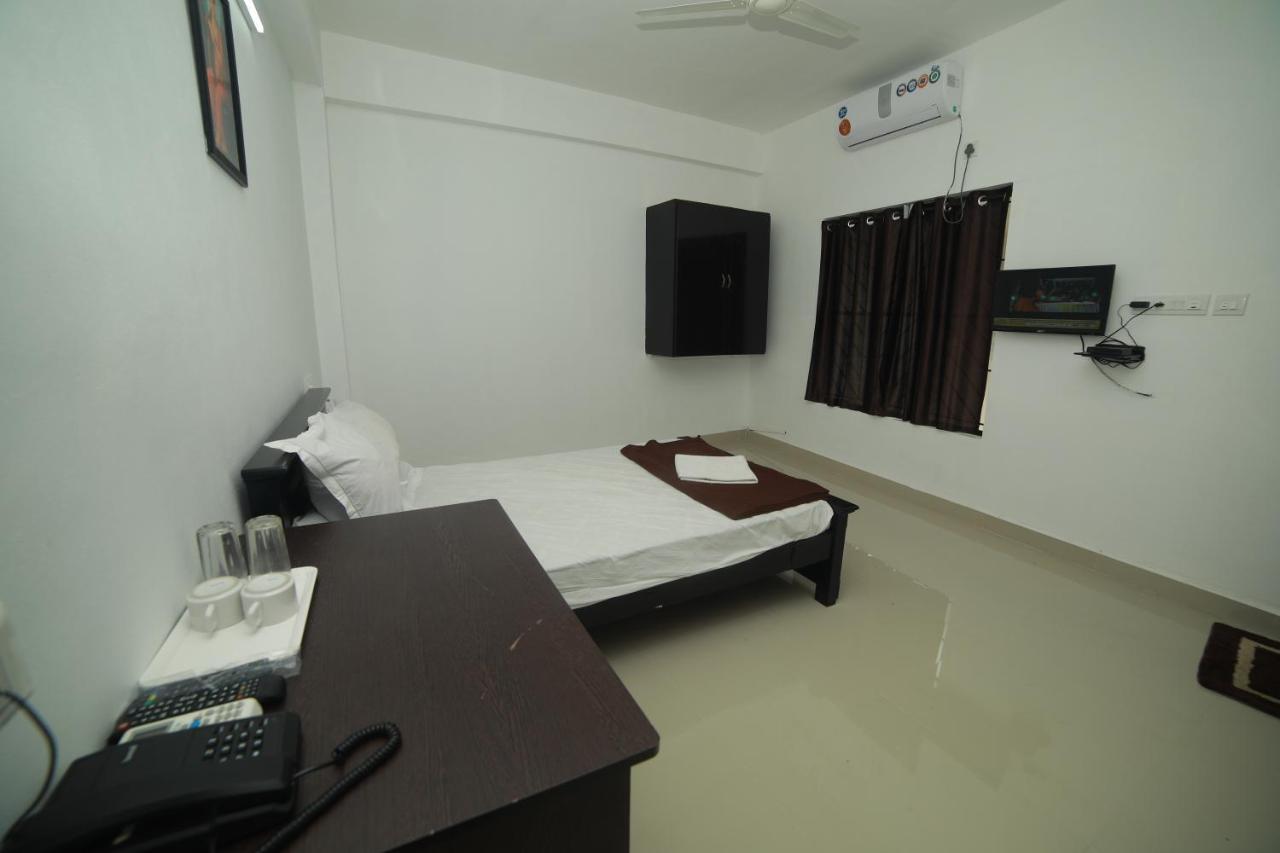 מלון טריואנדרום Meghna Residency מראה חיצוני תמונה