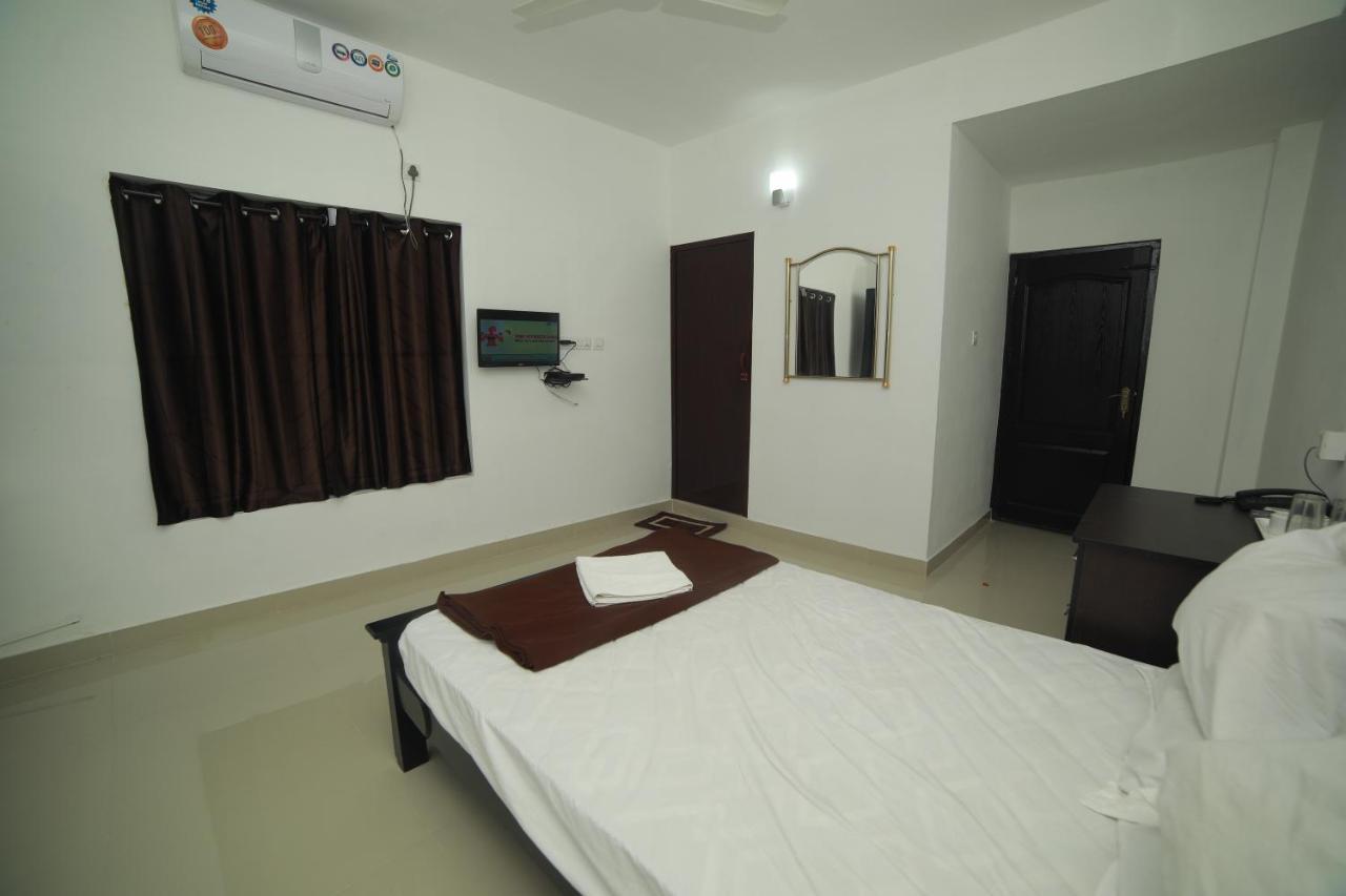 מלון טריואנדרום Meghna Residency מראה חיצוני תמונה