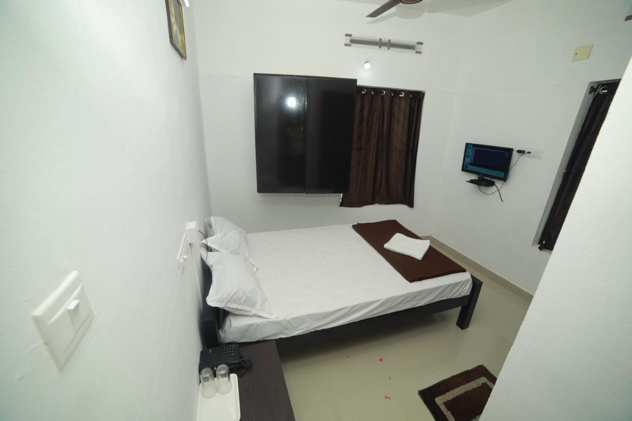 מלון טריואנדרום Meghna Residency מראה חיצוני תמונה