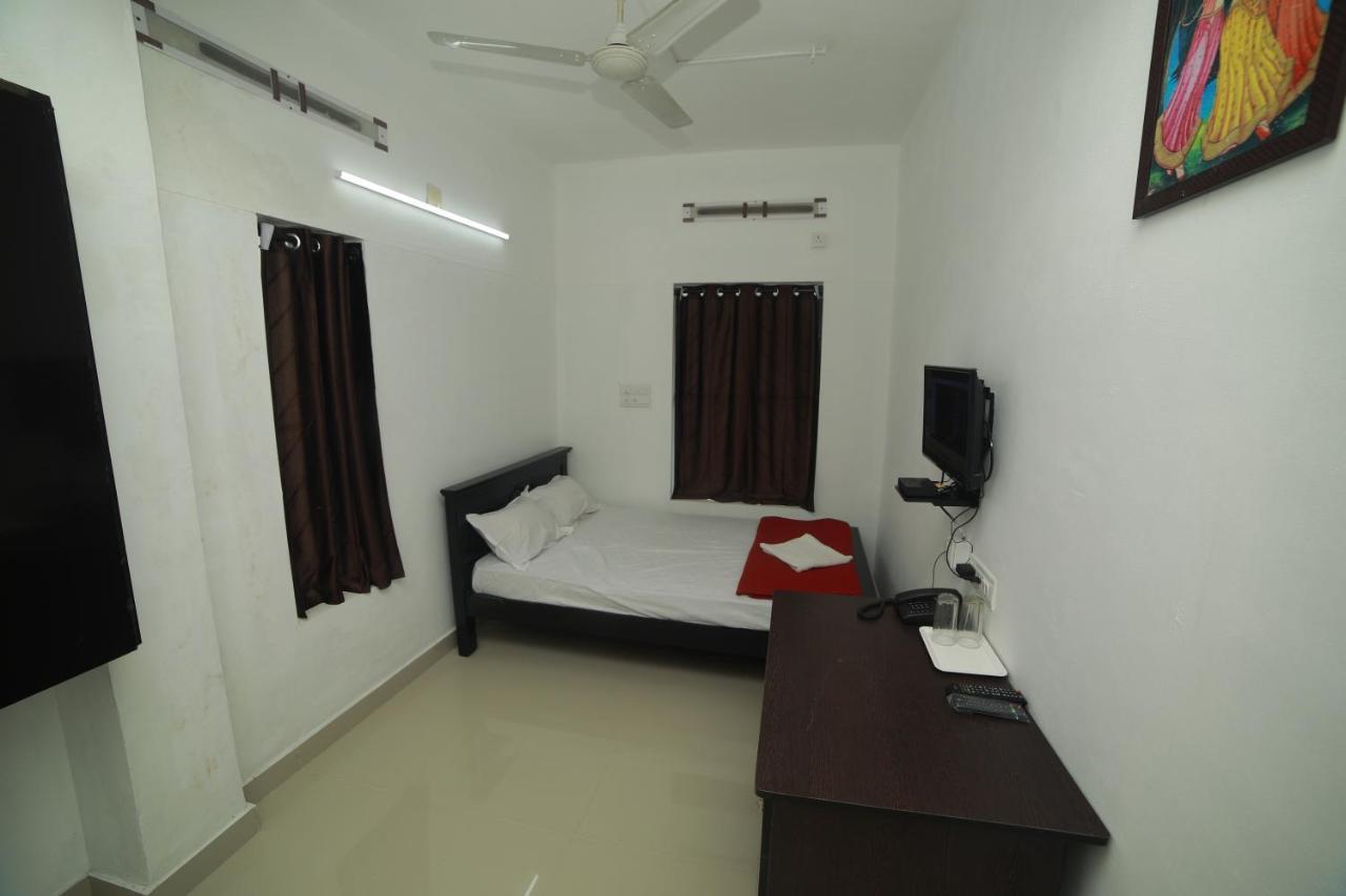 מלון טריואנדרום Meghna Residency מראה חיצוני תמונה